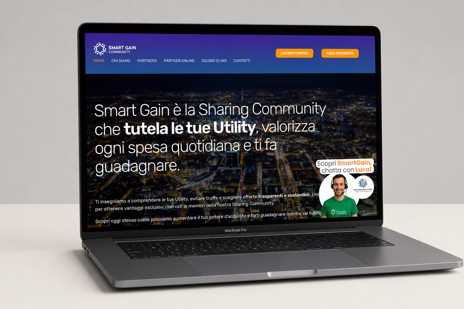Portale Smart Gain Community — vista MacBook Pro angolata